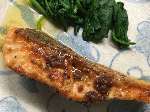 鮭のムニエル〜バター醤油ソース